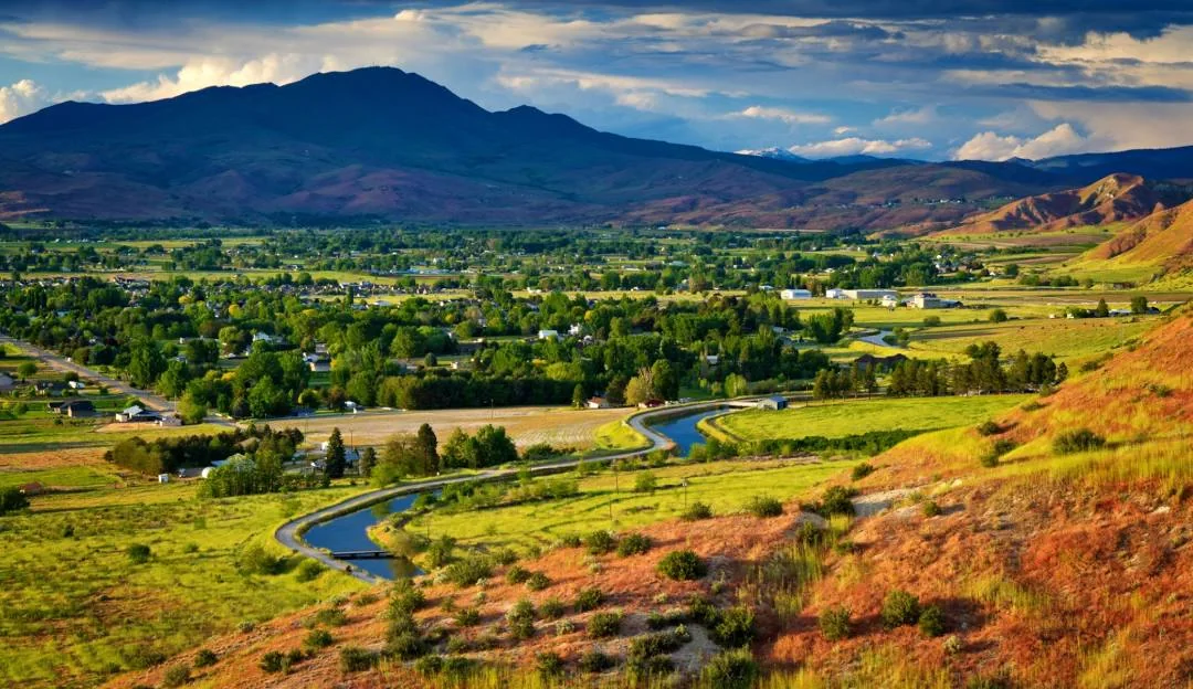 A scenic view of Emmett, Idaho and the surrounding hills